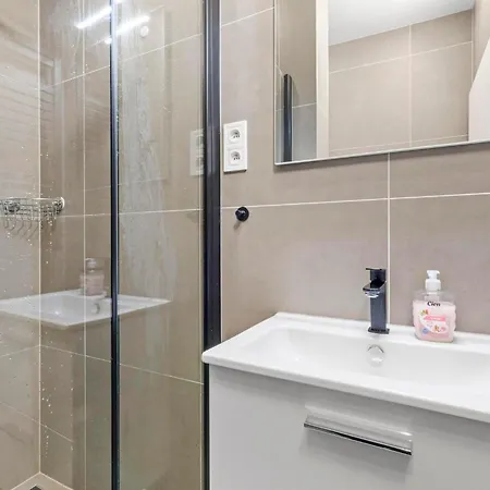 Apartment Modern Close To Stadions